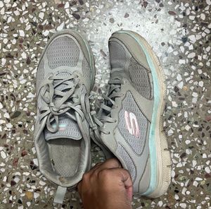 Stylish Women&#39;s Sneakers Skechers