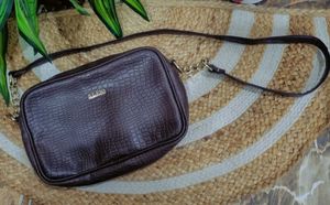 KLEIO SLING BAG 👜