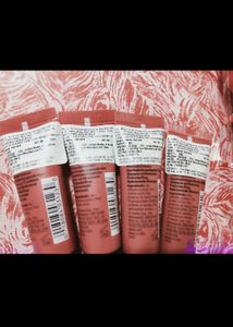 Clinique Aveda Shampoo+ Scrunchies Kit