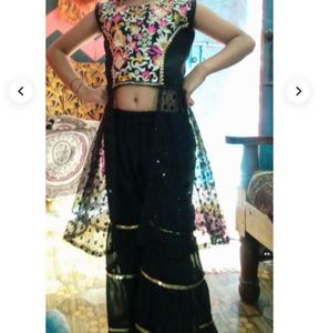 Girls&#39; Black Embroidered Outfit