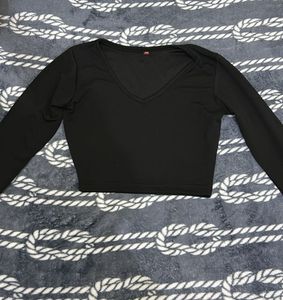 Black Long Sleeve Crop Top