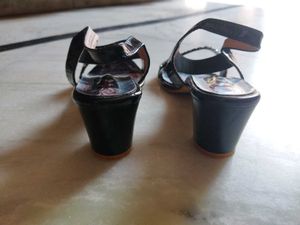 Brand New🔥 - Black Shimmery Heels ✨