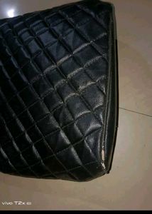 Black Handbag With Chain
