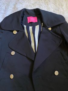 Chic Black Double-Breasted Peacoat
