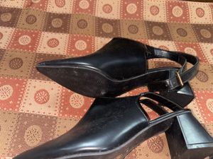 Chic Black Hees