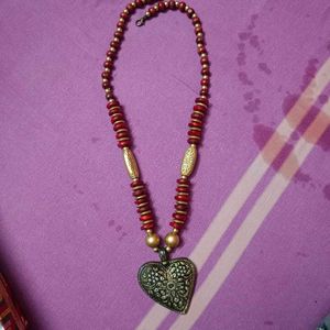 RED STATEMENT NECKLACE PIECE