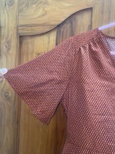 Beautiful Brown Top From Levi’s