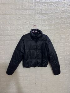 Chic Black Puffer Jacket for Women