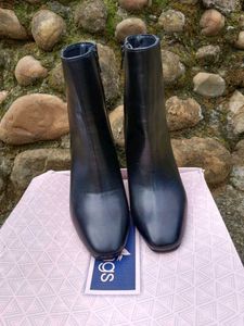 Steppings Women Boots