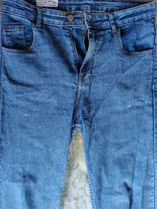 I m Selling a Blue Straight Jeans.