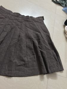 Brown Pleated skirt