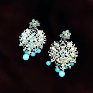 CUTE LIME GREEN EARRINGS ✨