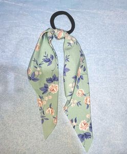 Floral Hair Tie 🌸