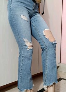 Ripped Cropped Jeans