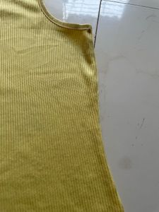 Butter yellow Top