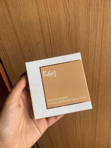 kay beauty illuminating highlighter