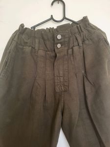 Loose Fit Pant.