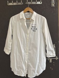 White 'Wild Barefoot Free' Shirt