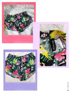🎁Buy 1, Get 1 Free🎁Floral Print Shorts Size S