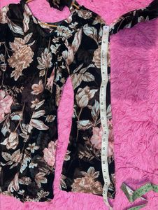 Floral Print Long Sleeve Top with poo style neck