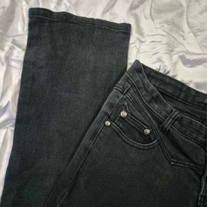 Bootcut / Flared low waist denim