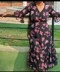 Pretty Dress!! Free Delivery