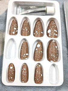 Press-On Nail Set