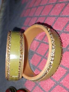 Vintage Gold Floral Bangles - Set of 2