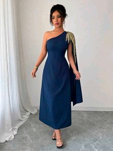 Elegant One-Shoulder Party Dress