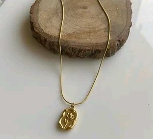 Gold Rose Neckchain