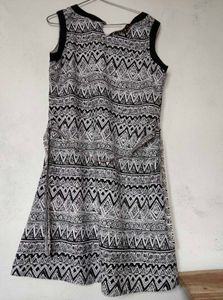 Black &amp; White Patterned Midi