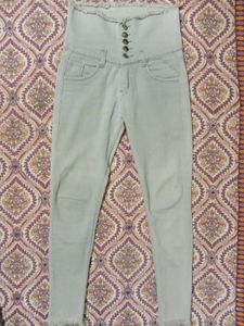 Women 2 High Waist Jeans.
