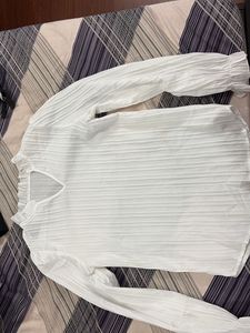 Elegant White Pleated Top - new and never wore