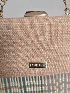 LAVIE LUXE Flower Embroidered Clutch