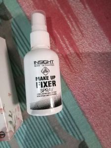 Makeup fixer spray
