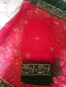 Red &amp; Green Gharhola design saree