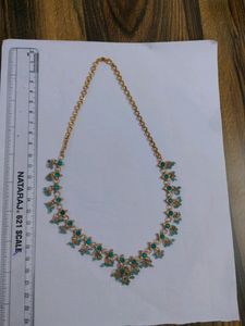 Hand Made Neck Lace Type Jewells