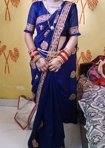 New Saree h Ak Bar Phany. Bus