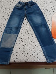 Tales And Stories Torn Jeans, Omre T Shirt