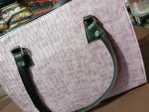 Chic Croc-Embossed Tote Bag