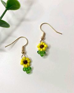 Sunflower Beaded Dangle Earrings🌻