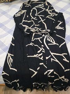 Stylish Black & White shrug