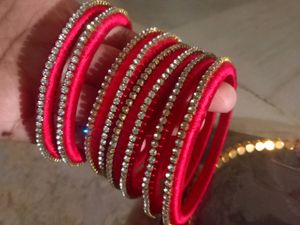 RED THREAD HANDMADE BANGLES