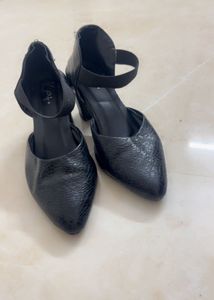 Black Sandal