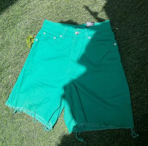 H&amp;M green shorts, size small