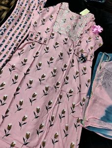 Elegant Pink Floral Kurta Set