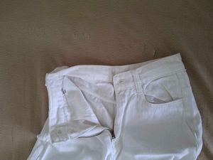 White High-Waist Straight-Leg Jeans