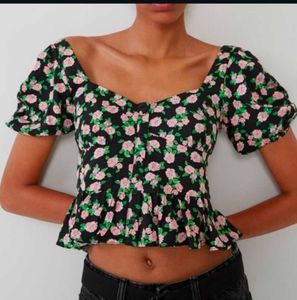 🎁Buy 2 Get 1 Free🎁 Zara Crop Top Size 28-32inch