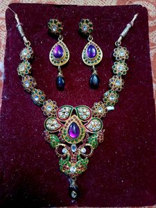 Necklace & Earring Set