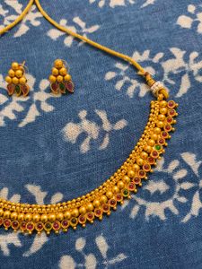 Vintage Gold-Tone Necklace &amp; Earring Set